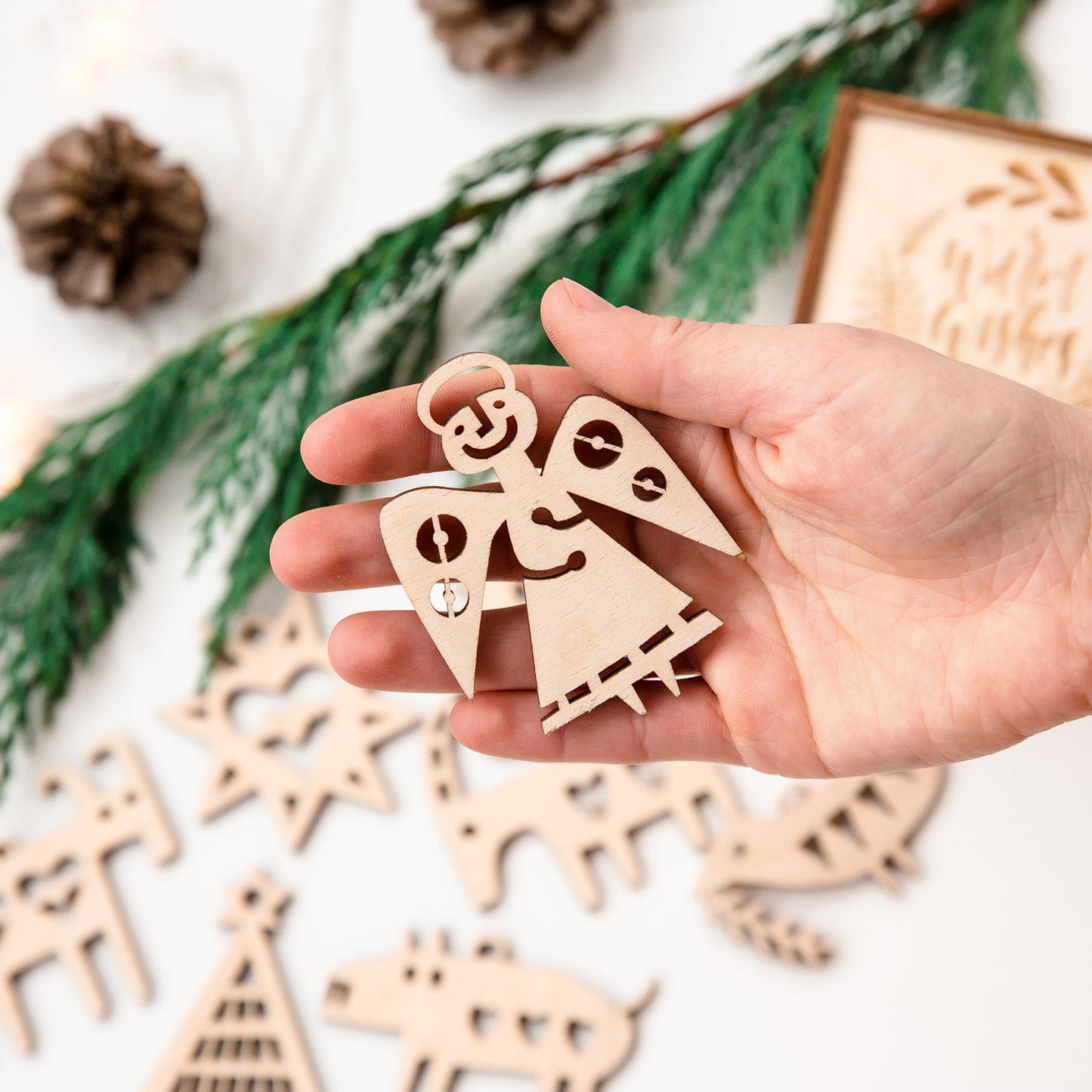 Ялинкові прикраси ВЕСЕЛЕ РІЗДВО